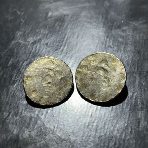 Vintage Dauplaise Signed 1" Hammered Large Gold Tone Clip On Earrings